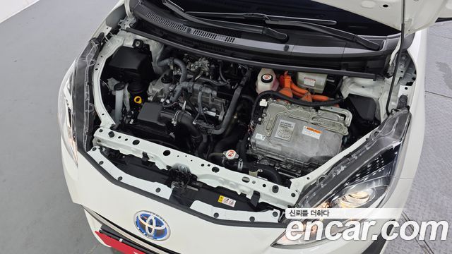 Toyota Prius C 1.5 2019 — фото 6