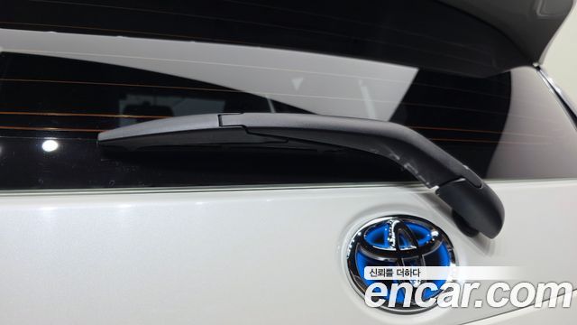 Toyota Prius C 1.5 2019 — фото 37
