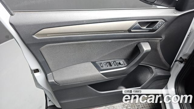 Volkswagen T-Roc 2.0 TDI Style 2021 — фото 24