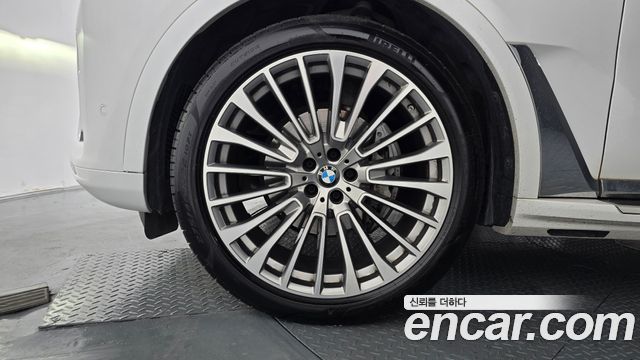 BMW X7 (G07) xDrive 40i Design Pure Excellence 6-Seater 2022 — фото 5