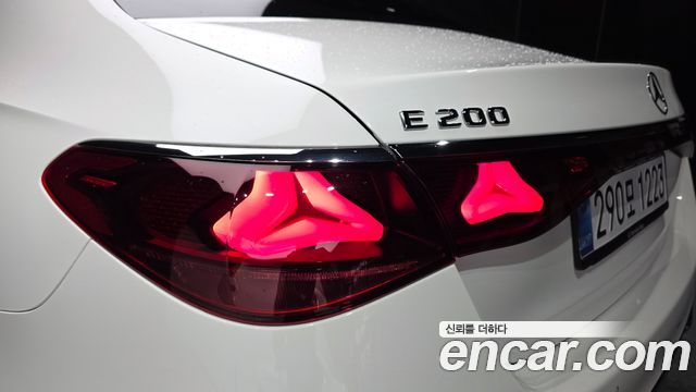 Mercedes-Benz E-Class (W214) E200 AMG Line 2026 — фото 23