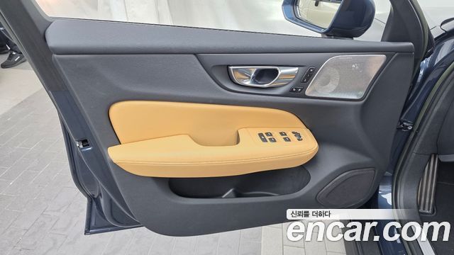 Volvo V60 Cross Country (II) B5 Pro AWD 2022 — фото 24
