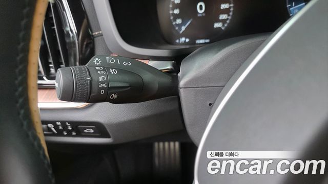Volvo V60 Cross Country (II) B5 Pro AWD 2022 — фото 27