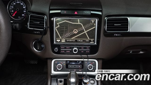 Volkswagen Touareg V6 3.0 TDI Bluemotion 7P5 2013 — фото 17