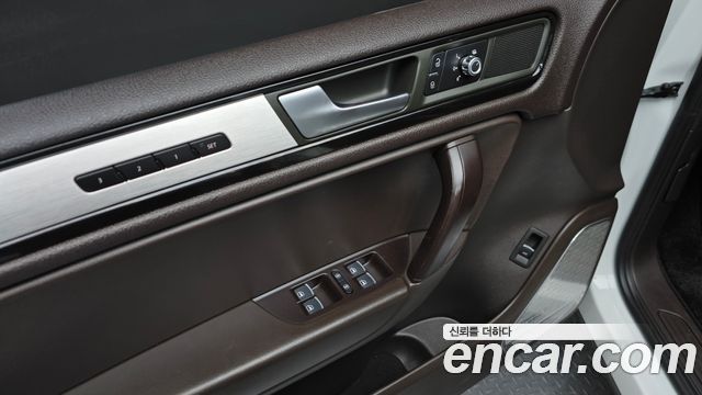 Volkswagen Touareg V6 3.0 TDI Bluemotion 7P5 2013 — фото 19