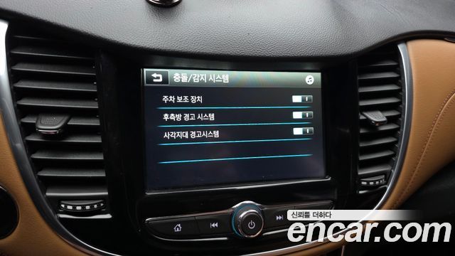 Chevrolet Trax 1.4 Premier 2018 — фото 16