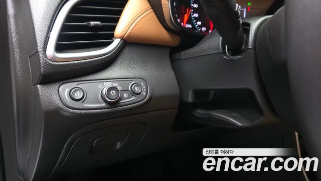 Chevrolet Trax 1.4 Premier 2018 — фото 28