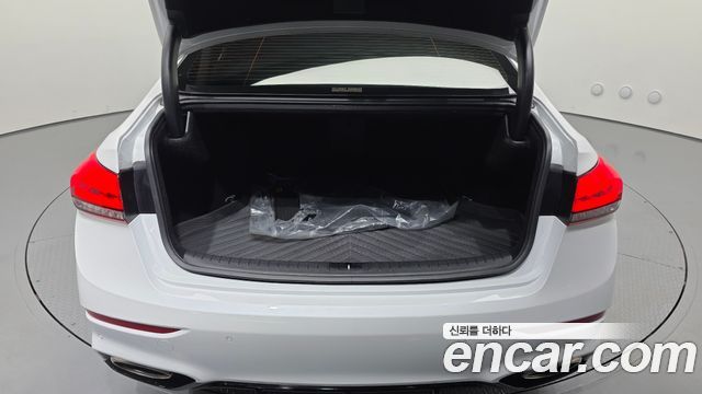 Genesis G80 3.3 GDI AWD Prestige 2019 — фото 36