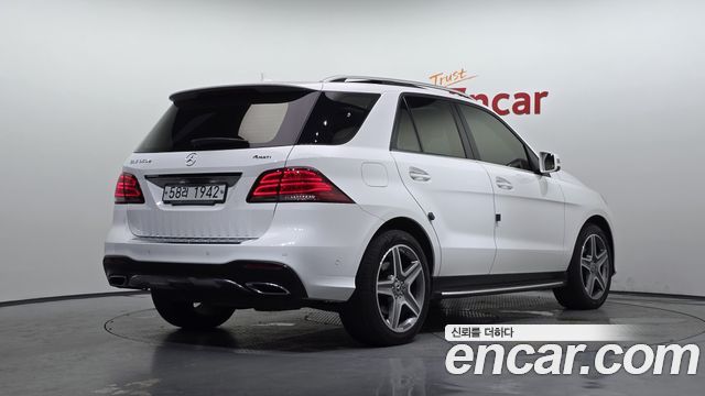 Mercedes-Benz GLE-Class (W166) GLE350 d 4MATIC Premium 2018 — фото 2