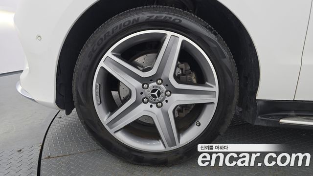 Mercedes-Benz GLE-Class (W166) GLE350 d 4MATIC Premium 2018 — фото 5