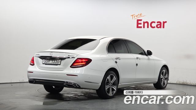 Mercedes-Benz E-Class (W213) E220d 4MATIC Exclusive 2017 — фото 2