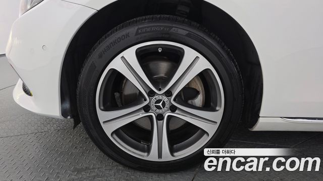 Mercedes-Benz E-Class (W213) E220d 4MATIC Exclusive 2017 — фото 5