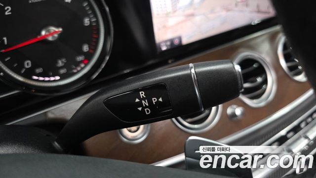 Mercedes-Benz E-Class (W213) E220d 4MATIC Exclusive 2017 — фото 9