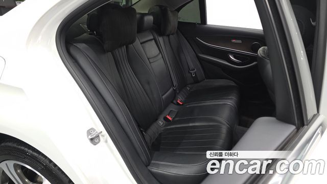 Mercedes-Benz E-Class (W213) E220d 4MATIC Exclusive 2017 — фото 16