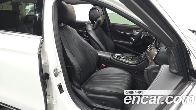 Mercedes-Benz E-Class (W213) E220d 4MATIC Exclusive 2017 — фото 32