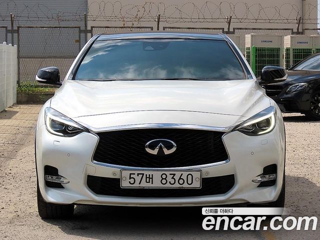 Infiniti Q30 2.0 Premium