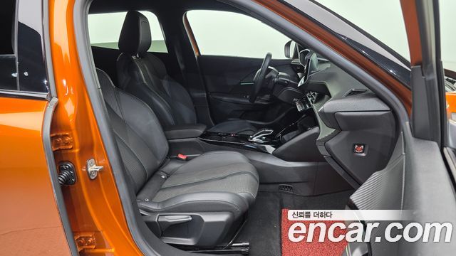 Peugeot e-2008 (II) EV GT 2022 — фото 11