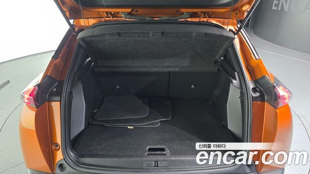 Peugeot e-2008 (II) EV GT 2022 — фото 30