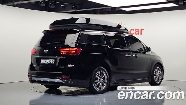 Kia Carnival 9-Seater Hi-Limousine Noblesse Special 2019 — фото 2