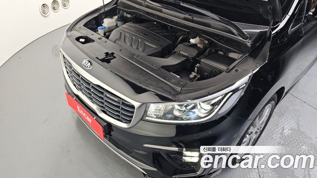 Kia Carnival 9-Seater Hi-Limousine Noblesse Special 2019 — фото 6