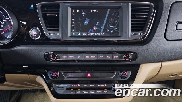 Kia Carnival 9-Seater Hi-Limousine Noblesse Special 2019 — фото 15