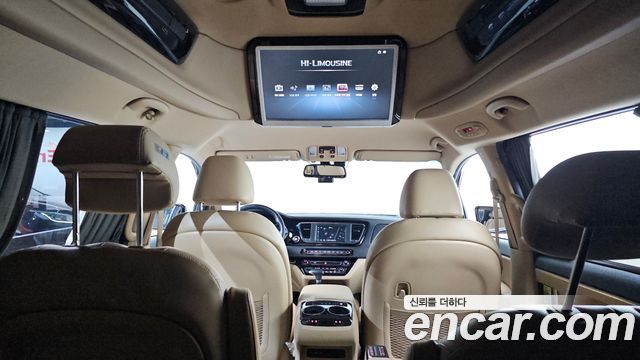 Kia Carnival 9-Seater Hi-Limousine Noblesse Special 2019 — фото 19