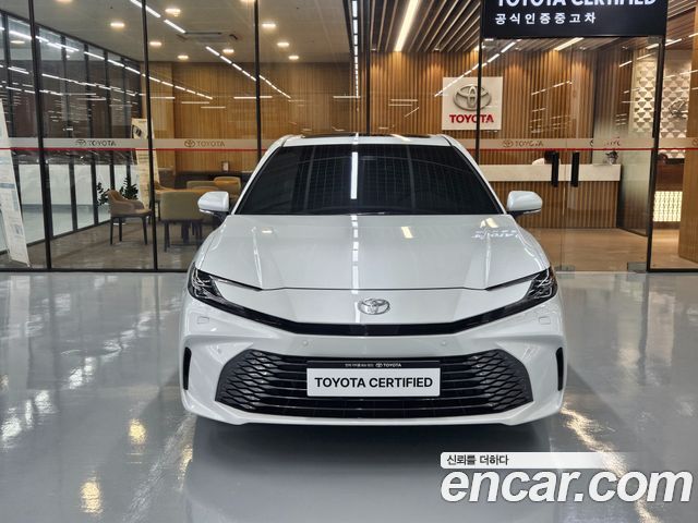 Toyota Camry (XV80) 2.5 XLE Hybrid 2025 — фото 3