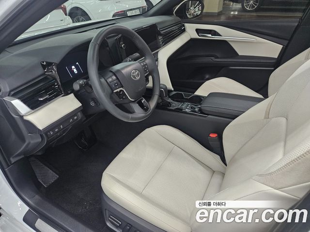 Toyota Camry (XV80) 2.5 XLE Hybrid 2025 — фото 15