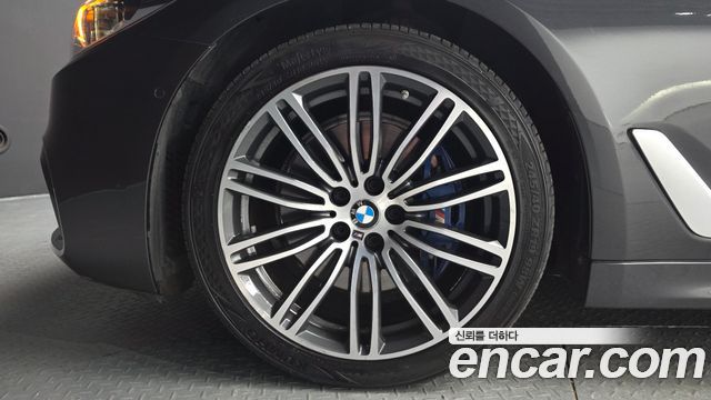 BMW 5 Series (G30) 530i xDrive M Sport Package Plus 2018 — фото 5