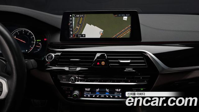 BMW 5 Series (G30) 530i xDrive M Sport Package Plus 2018 — фото 14