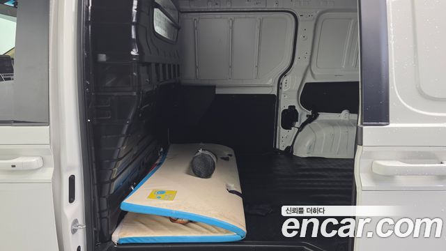 Hyundai Staria L3.5 Cargo 3-Seater Modern 2025 — фото 12