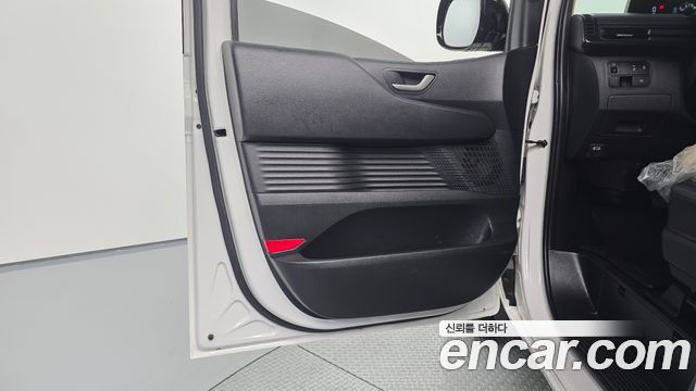 Hyundai Staria L3.5 Cargo 3-Seater Modern 2025 — фото 24