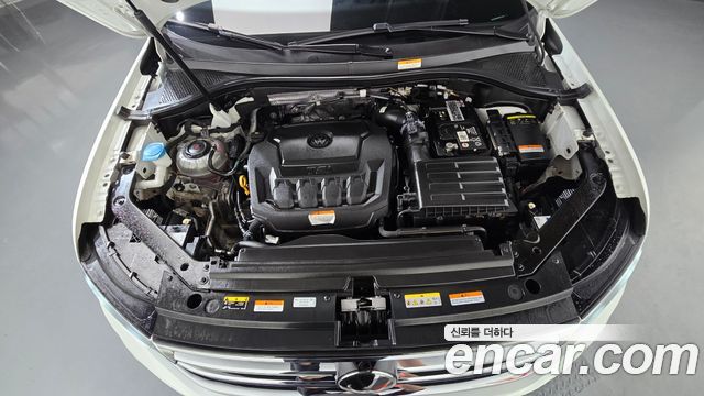Volkswagen Tiguan Allspace 2.0 TSI Prestige 2023 — фото 6