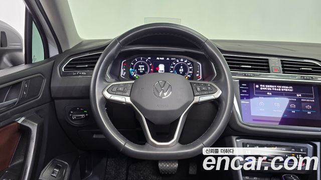 Volkswagen Tiguan Allspace 2.0 TSI Prestige 2023 — фото 13