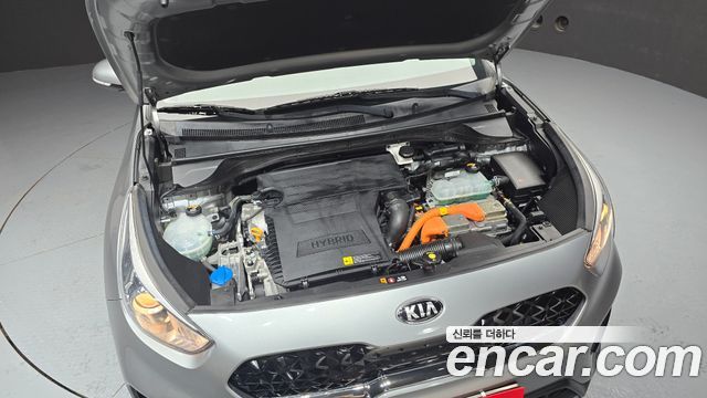 Kia Niro 1.6 HEV Luxury 2020 — фото 6