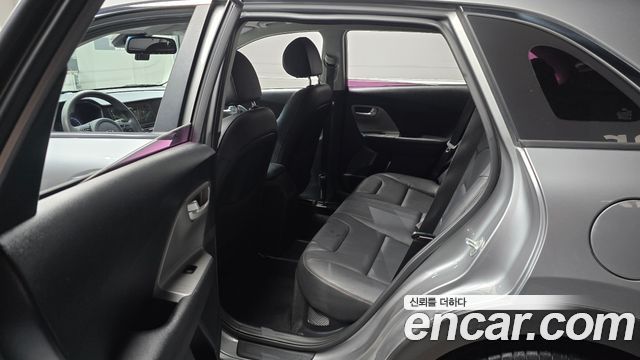 Kia Niro 1.6 HEV Luxury 2020 — фото 11
