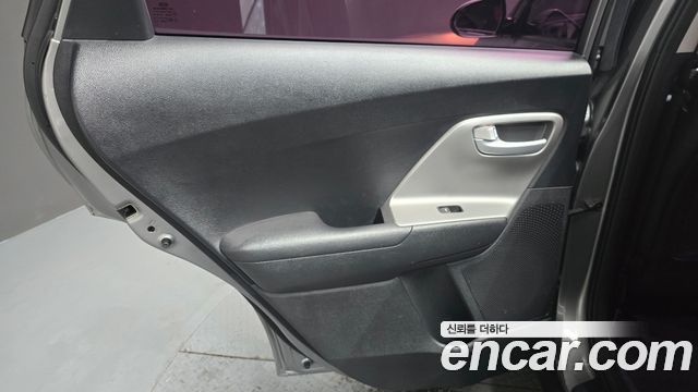 Kia Niro 1.6 HEV Luxury 2020 — фото 25