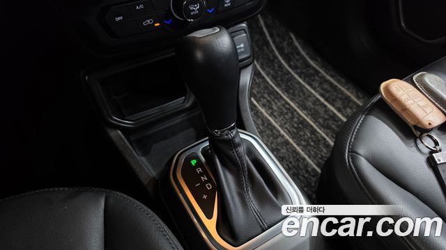 Jeep Renegade 2.4 Limited 2020 — фото 9