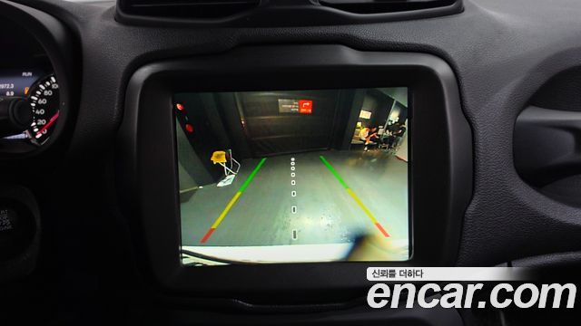 Jeep Renegade 2.4 Limited 2020 — фото 14