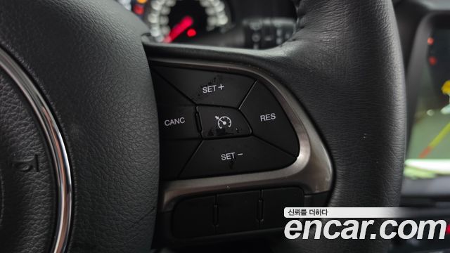 Jeep Renegade 2.4 Limited 2020 — фото 15