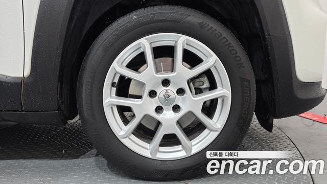 Jeep Renegade 2.4 Limited 2020 — фото 21