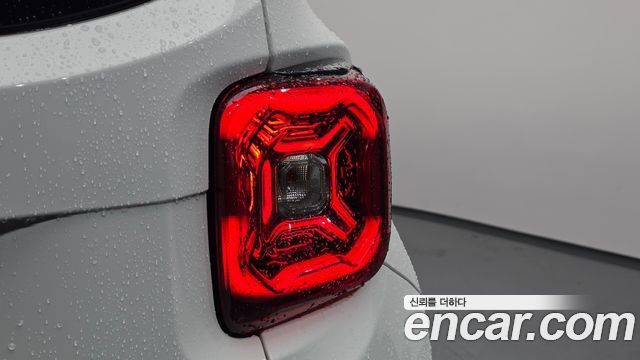 Jeep Renegade 2.4 Limited 2020 — фото 23