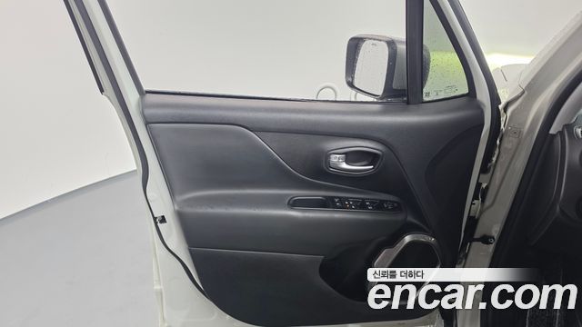 Jeep Renegade 2.4 Limited 2020 — фото 24