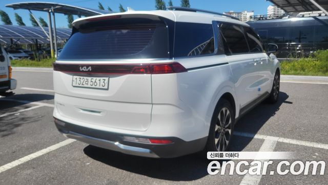 Kia Carnival (IV) Gasoline 7-Seater Signature 2023 — фото 3