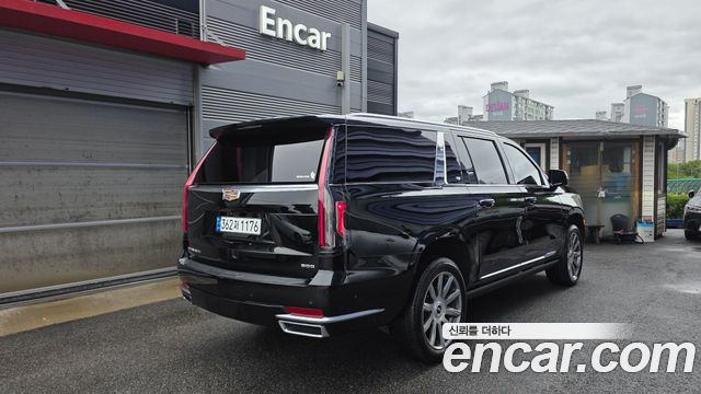 Cadillac Escalade (V) 6.2 ESV ESV Premium Luxury Platinum 2022 — фото 2
