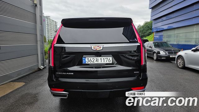 Cadillac Escalade (V) 6.2 ESV ESV Premium Luxury Platinum 2022 — фото 4