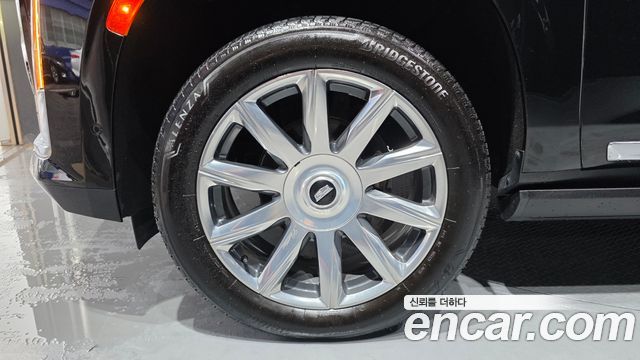 Cadillac Escalade (V) 6.2 ESV ESV Premium Luxury Platinum 2022 — фото 5