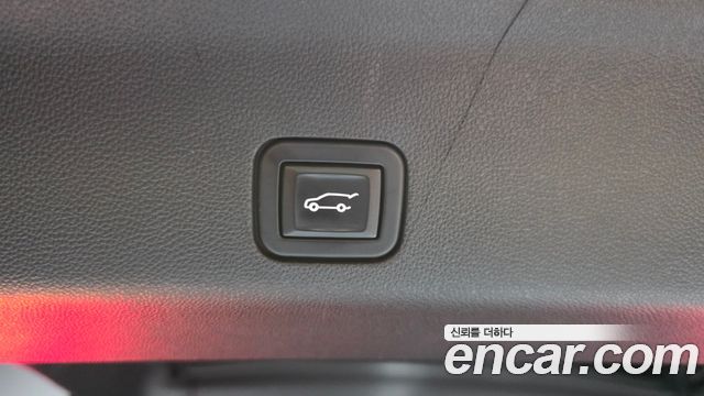 Cadillac Escalade (V) 6.2 ESV ESV Premium Luxury Platinum 2022 — фото 16