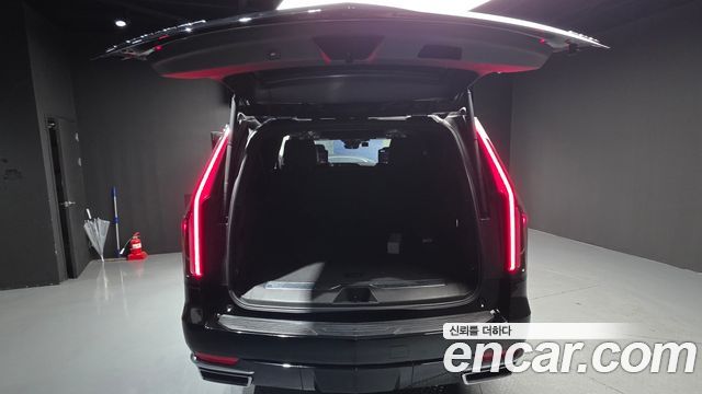 Cadillac Escalade (V) 6.2 ESV ESV Premium Luxury Platinum 2022 — фото 17