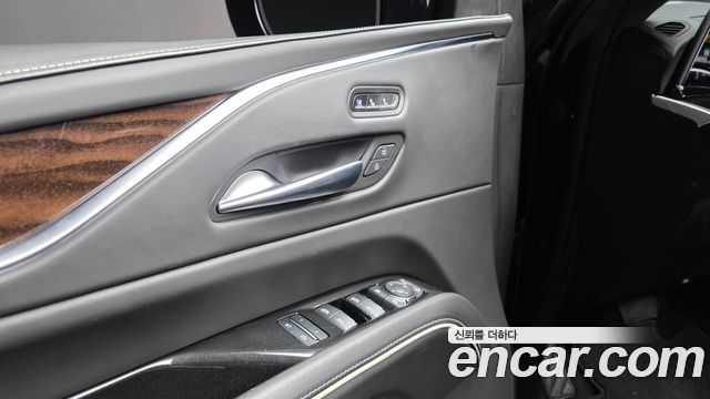 Cadillac Escalade (V) 6.2 ESV ESV Premium Luxury Platinum 2022 — фото 19